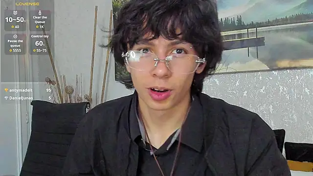 Tyler_durten Adlı Modelin Canlı XXX Sohbeti