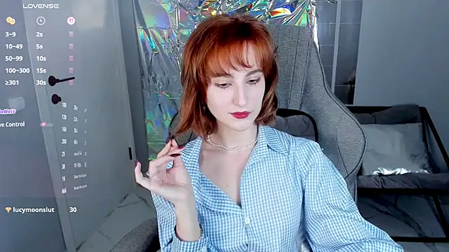 Chat XXX en directo de LuxRayi