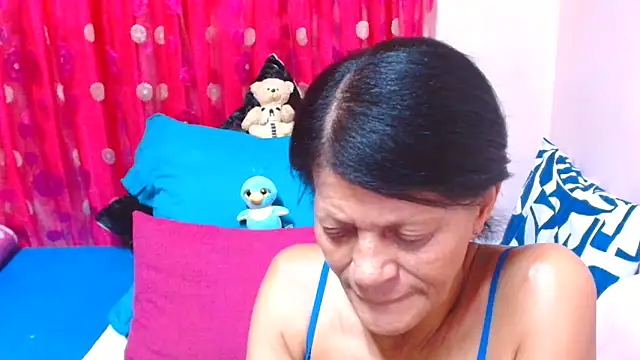 Онлайн чат XXX SLUTTYROXY