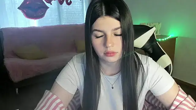 KisaModel élő XXX-chatje