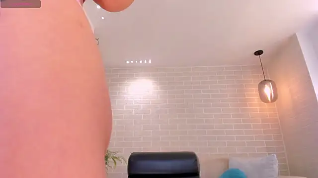 BellaThompsonX Live XXX-chat