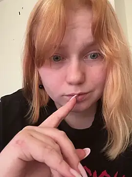 soft_focus Adlı Modelin Canlı XXX Sohbeti