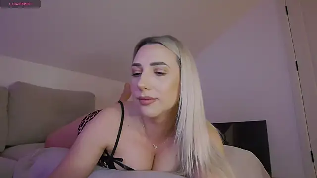 Chatroom XXX en direct de KhloeK