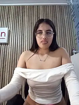 Valk_submissive's Live XXX Chat