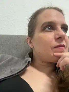 Chantalee élő XXX-chatje