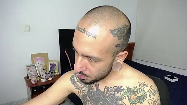 Chat +18 de nika_1312 ao vivo