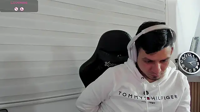 Rick_Adams 即時 XXX 聊天