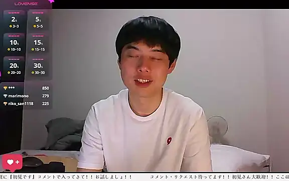 whitebriefboy Show in webcam