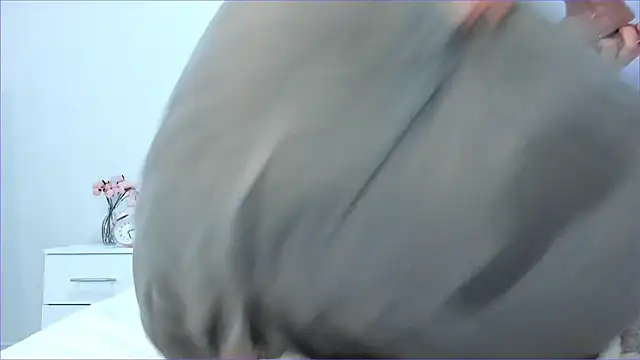 Milly_Lane Live XXX-Chat