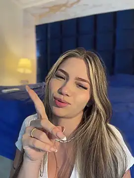 EmmaJhoons' Live XXX Chat