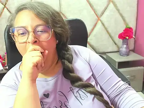 Онлайн чат XXX Sarah_Boobs_