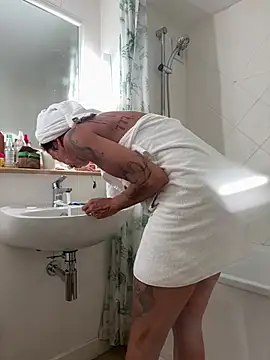 Show modela Lalla_Amani na web-kameri