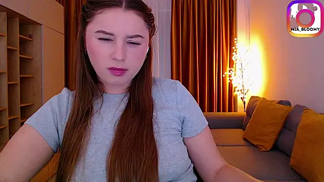 Chat +18 de mia_bloomy ao vivo