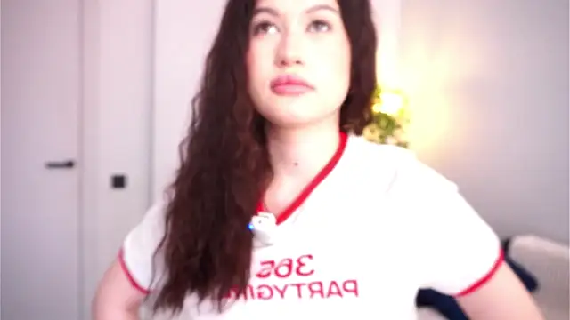 Show modela SaraSwartz na web-kameri