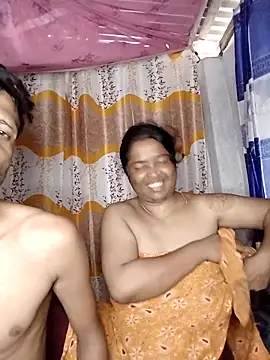 Priankaboudi – Naživo XXX chat