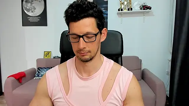 BrutusK08 live XXX chat