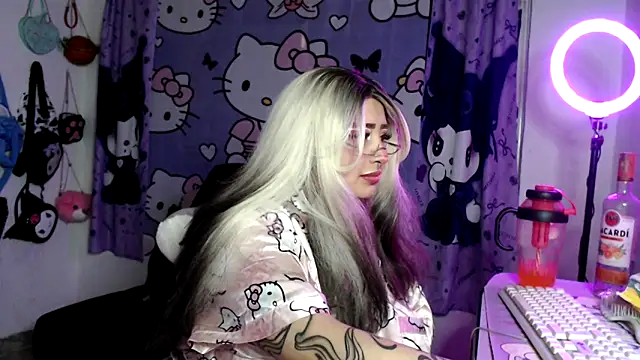 Chat +18 de lussyevans24 ao vivo