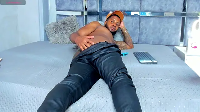 jay_jhonson01: διαδικτυακό σόου στην κάμερα