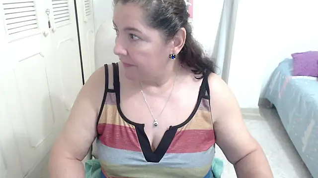 leonela_69's Live XXX Chat