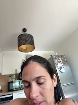 LaPetiteKim Pertunjukan Webcam