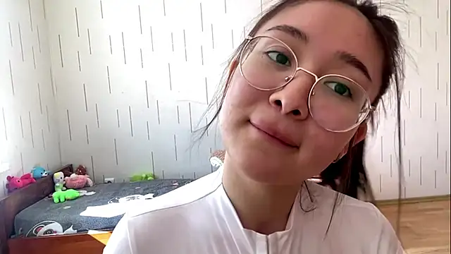 YourMiIa – Live XXX-chat