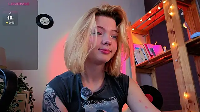 MelinaBunnyyy: онлайн-секс-чат