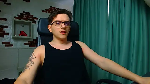 FelixStarkk Show in webcam