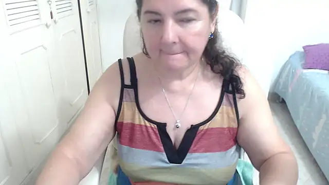 leonela_69's Live XXX Chat