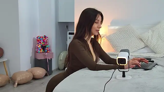 YasminHelson's Live XXX Chat