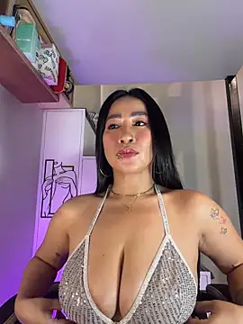 Pokazy przed kamerką – AsianMilfSheryl