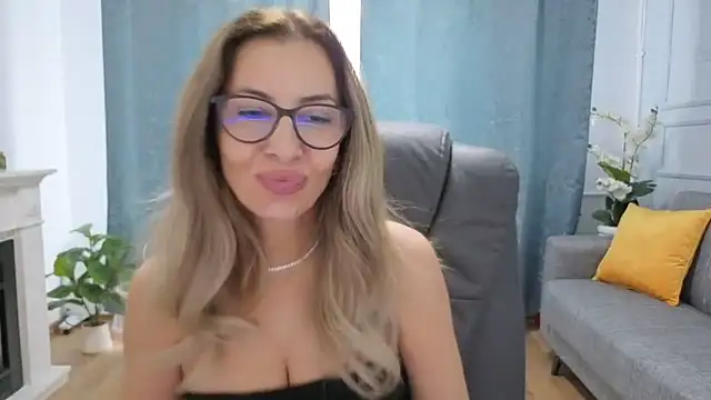 Chat +18 de SukyGirl ao vivo