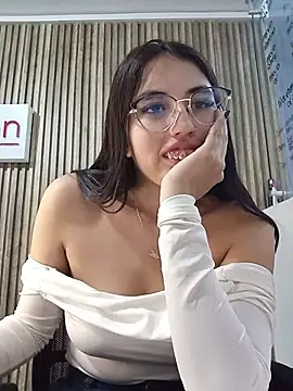 Valk_submissive's Live XXX Chat