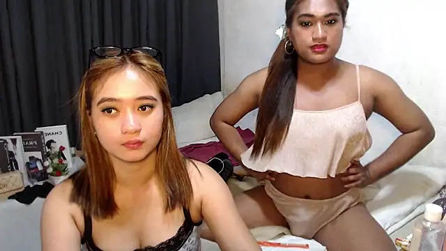 Elysia_Fox: διαδικτυακό σόου στην κάμερα