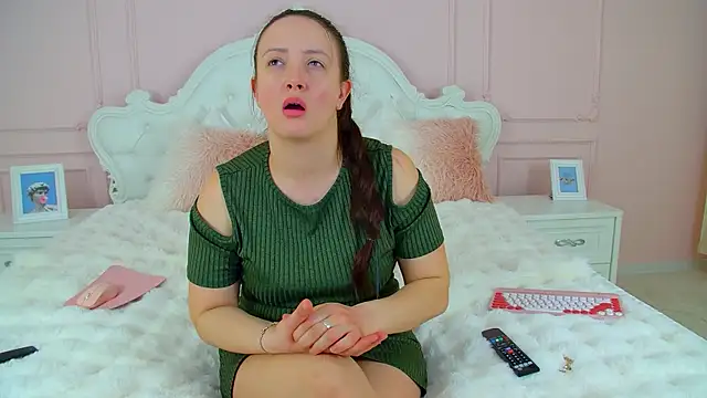 ElinaBellucci's Live XXX Chat