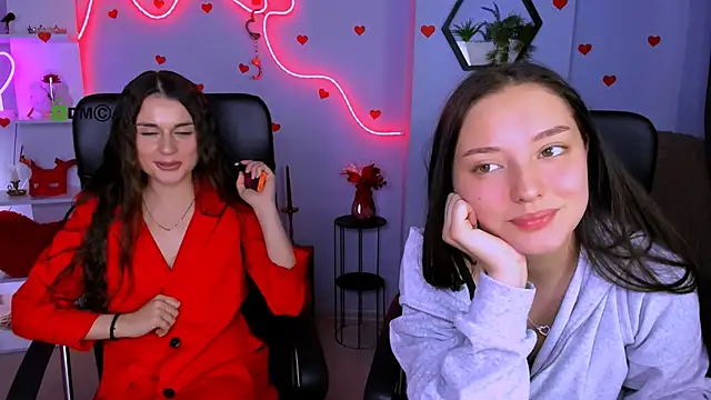 Show modela miki-niki na web-kameri