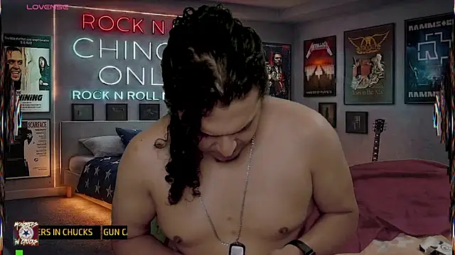 chino_roz Show in webcam