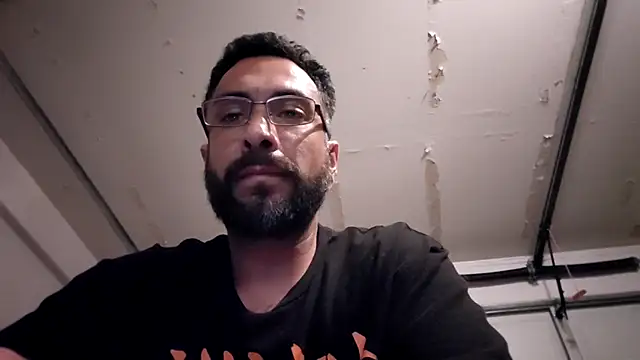 Pokazy przed kamerką – Forbidden_daddy