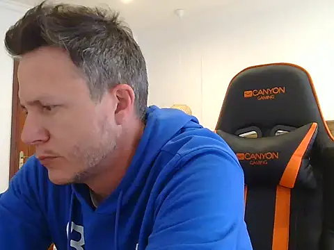 TroyDieselXXX Adlı Modelin Web Kamerası Şovu