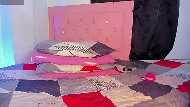 Chat XXX en directo de Keily-w