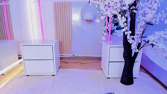 SalemBlackrose Show in webcam