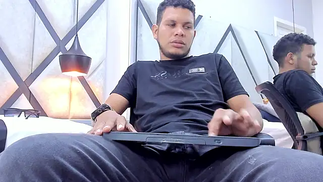 XXX chat uživo modela NohaBrooks