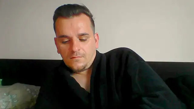 Huge_cock22cm 在線直播表演