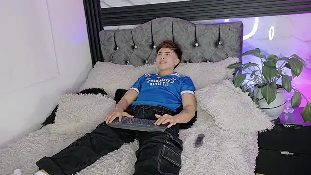 Saimonvela 在線直播表演