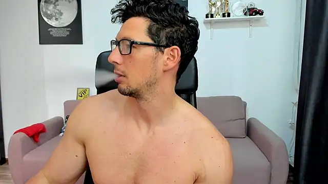 BrutusK08 Webcam show