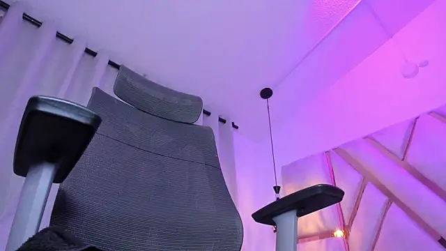 shineevg élő XXX-chatje