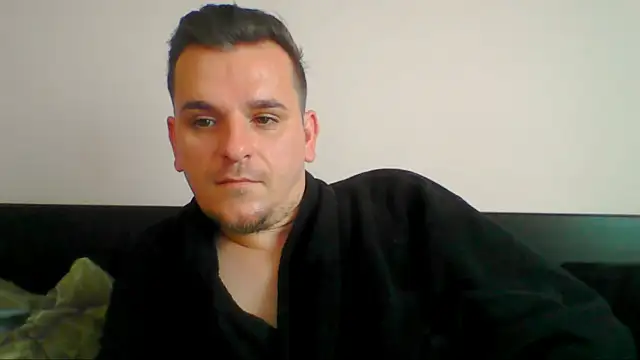 Huge_cock22cm 在線直播表演