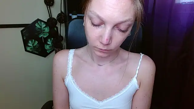 EmillyPlay লাইভ XXX চ্যাট