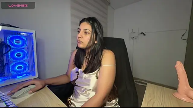 cloe_small Live XXX Chat