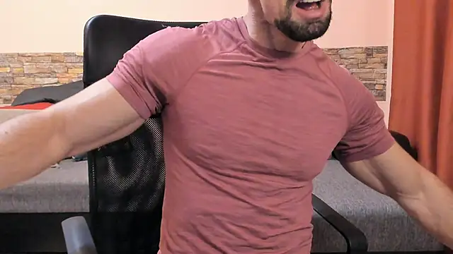 HotHunkTrainer Show in webcam