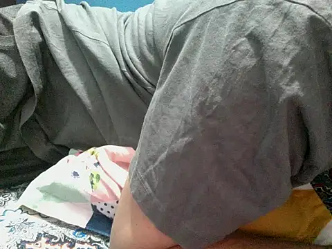 Show modela Precumboner na web-kameri